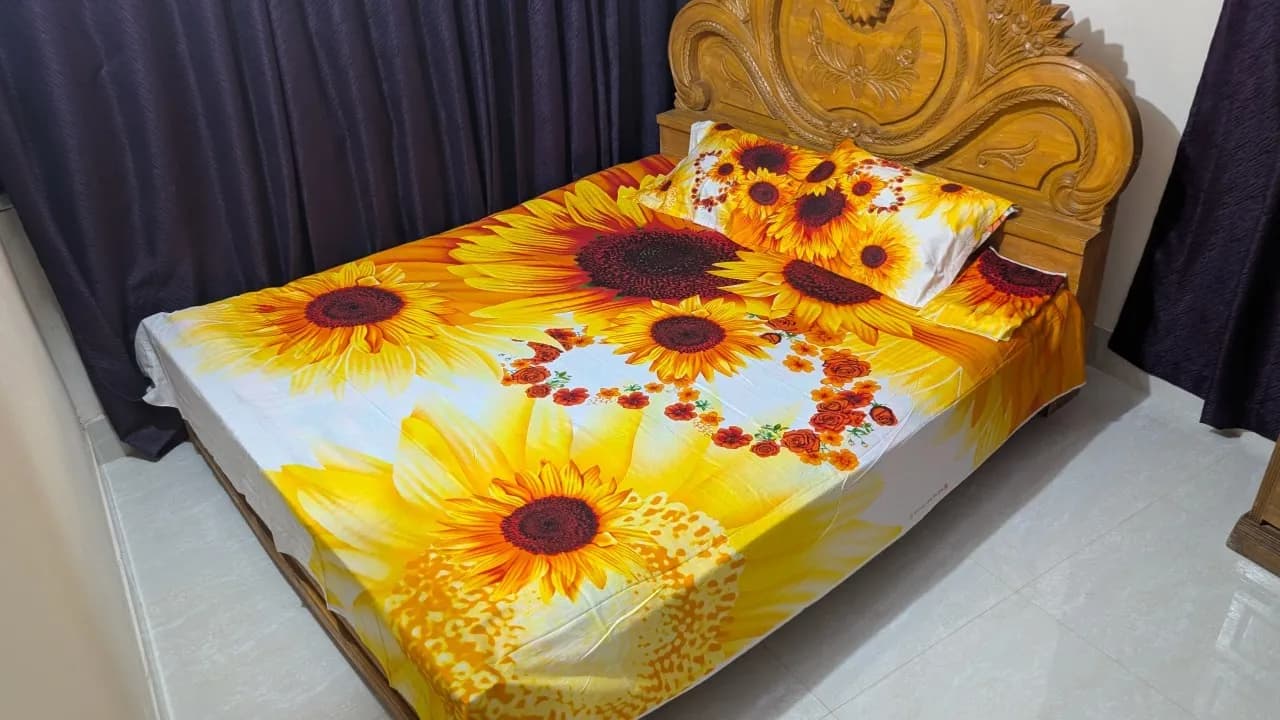 Hometex Panel bedsheet +2Pillow cover +1Kulbalish Cover